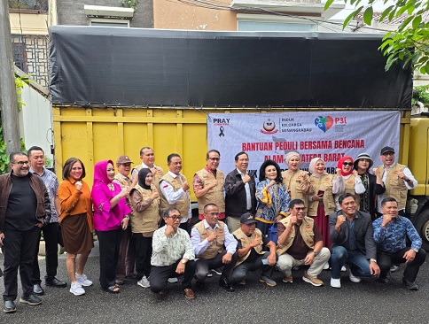 P3I dan IKM Lepas Keberangkatan Bantuan Bagi Bencana Sumbar 